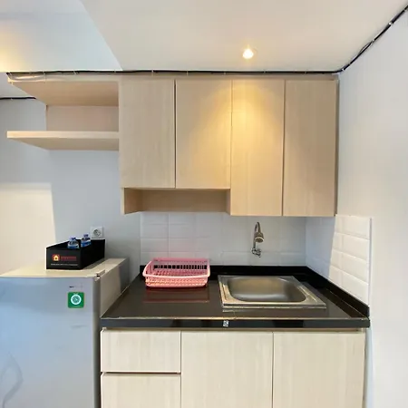 Spacious Studio Apartment At Jarrdin Cihampelas By Travelio